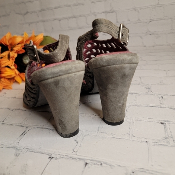 Anthropology Farylrobin Gray Suede Cage Sandles Size 7 - Picture 3 of 7